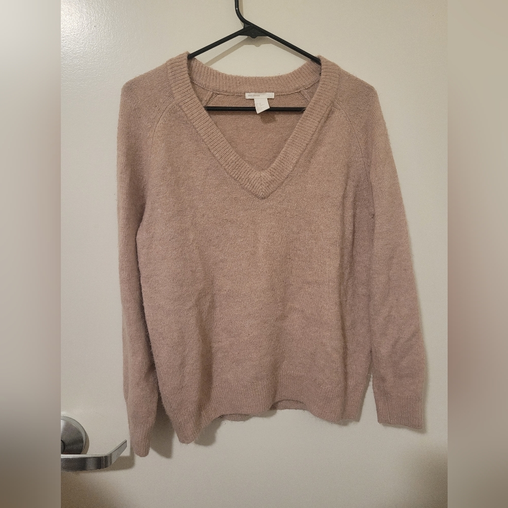 oversized light pink v-neck knit sweater small
